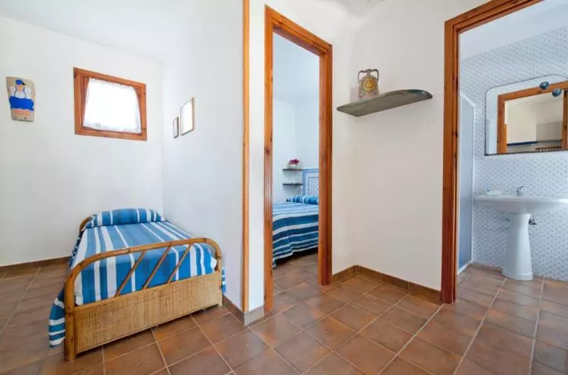 استودیوی استاندارد, Miramare Residence