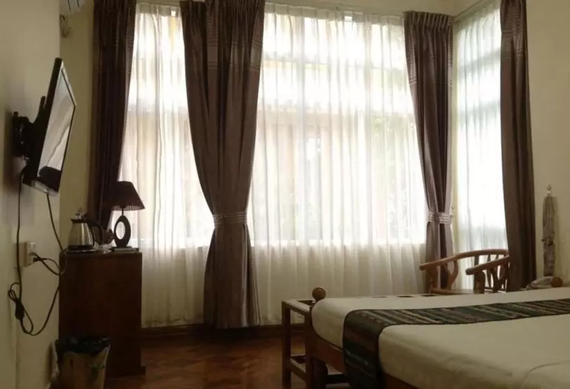 اتاق استاندارد, Mr Charles Guest House