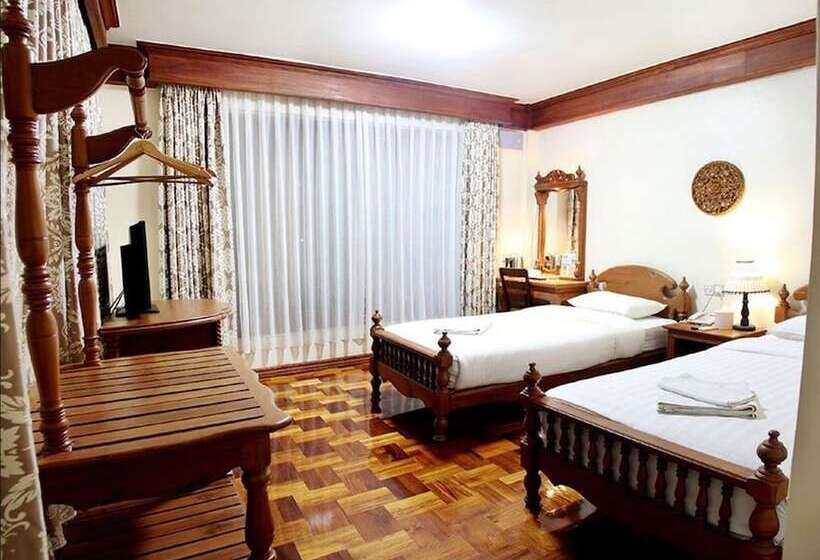 اتاق لوکس, Mr Charles Guest House