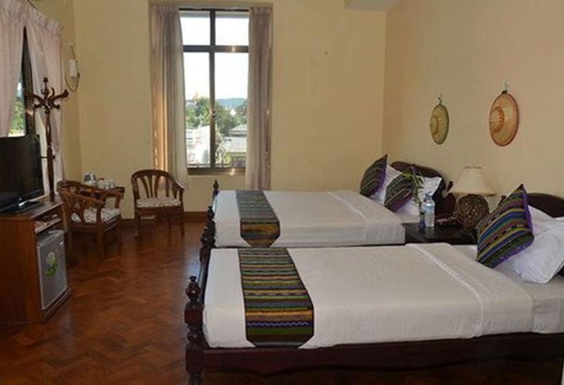 سوییت جونیور, Mr Charles Guest House