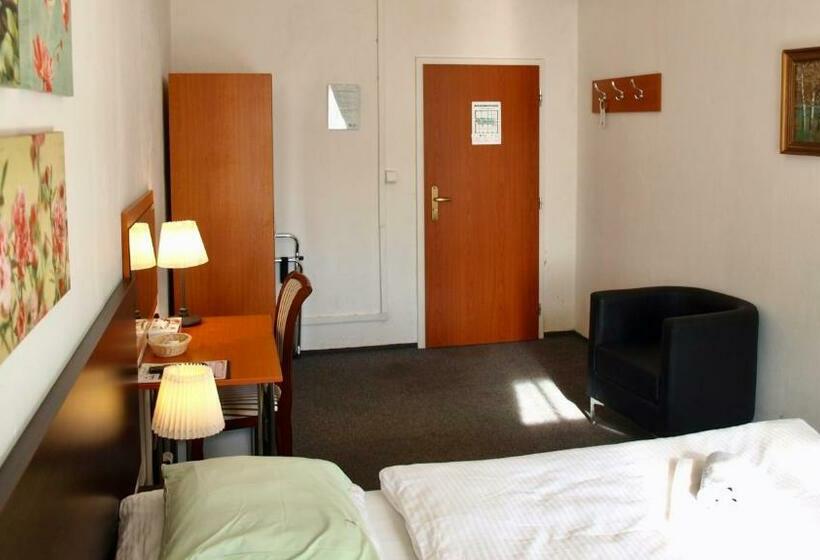 Номер Стандарт Совместная Ванная, Pension Village