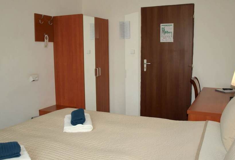 Номер Стандарт Совместная Ванная, Pension Village