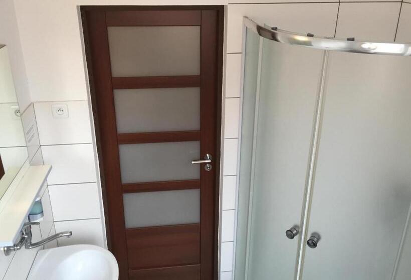 Camera Standard Bagno Condiviso, Pension Village