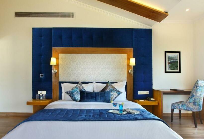 جناح جونيور, Rs Sarovar Portico