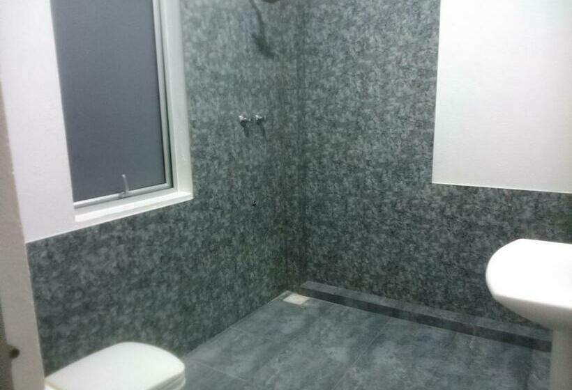 Budget Værelse, Saara Beach