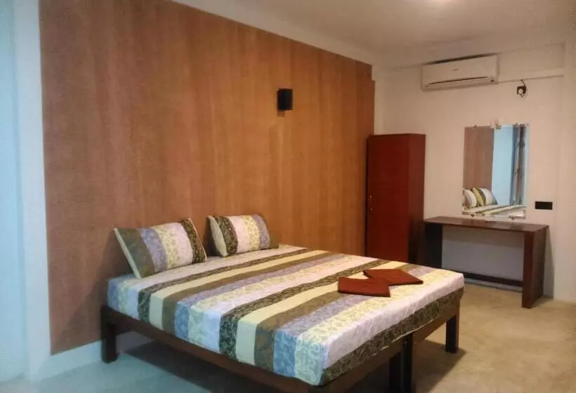 اتاق اکونومی, Saara Beach