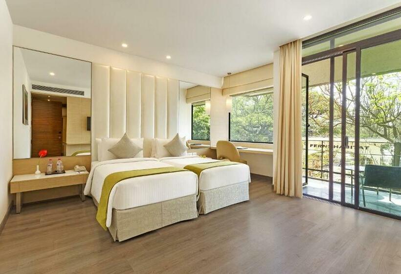 Номер Клуб, Sarovar Portico Outer Ring Road