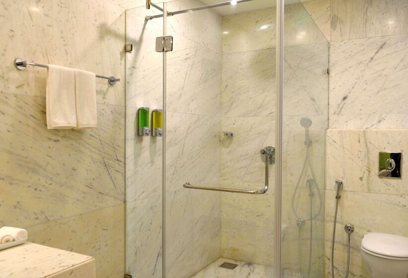 Номер Deluxe, Sarovar Portico Outer Ring Road