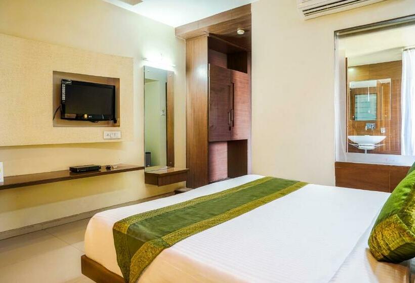 Номер Deluxe, Sonia Cidco