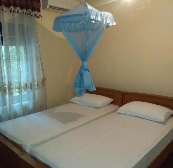 标准单人间, Indrani Inn