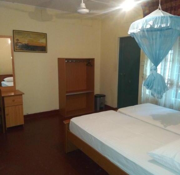 标准单人间, Indrani Inn