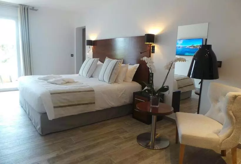 キングサイズベッドのスイートルーム, Isulella Hotel & Restaurant