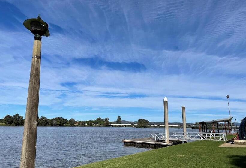 جناح عائلي, Highway Motor Inn Taree