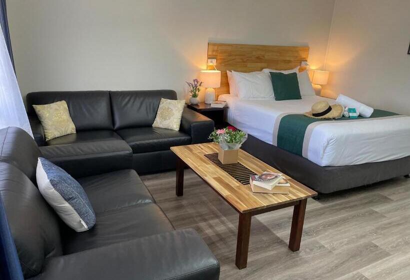 デラックススタジオ, Highway Motor Inn Taree