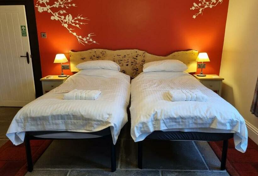 غرفة سوبيريور, Old Manor House