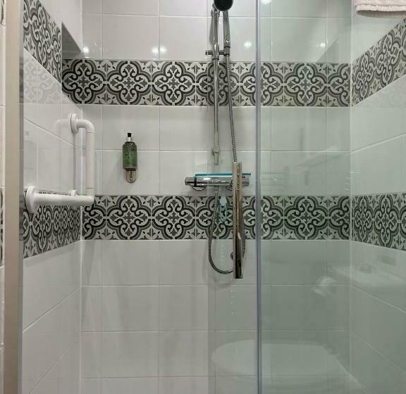 غرفة قياسية سرير كينج, Old Manor House