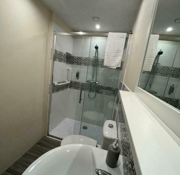 غرفة قياسية سرير كينج, Old Manor House