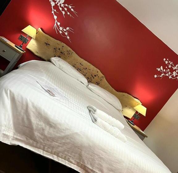 غرفة سوبيريور, Old Manor House