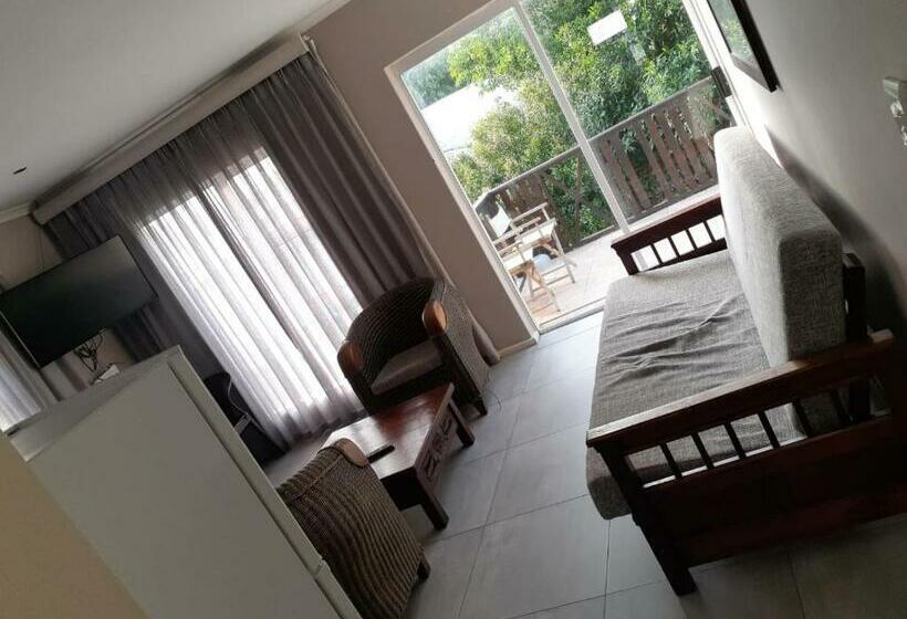 기본룸, The Russel Guest House