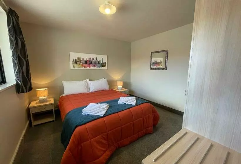 2ベッドルームアパートメント, Sierra Motel And Apartments