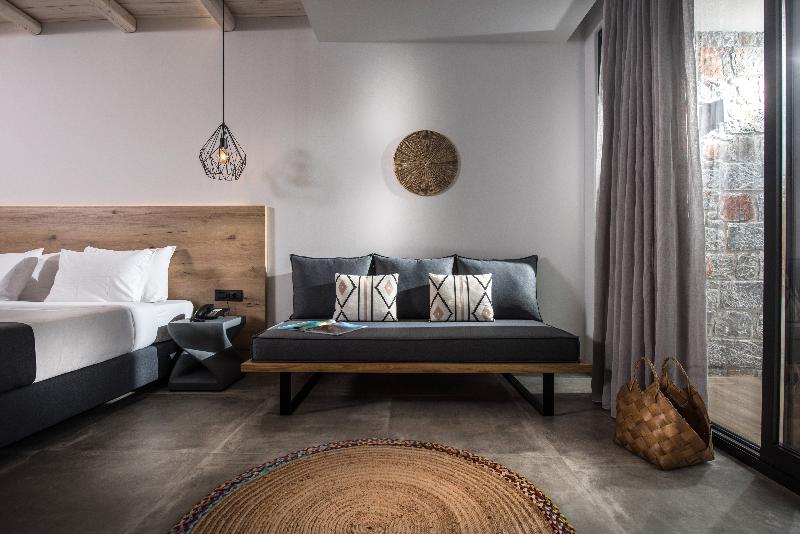 סטודיו אקזקיוטיב, Sierra Motel And Apartments