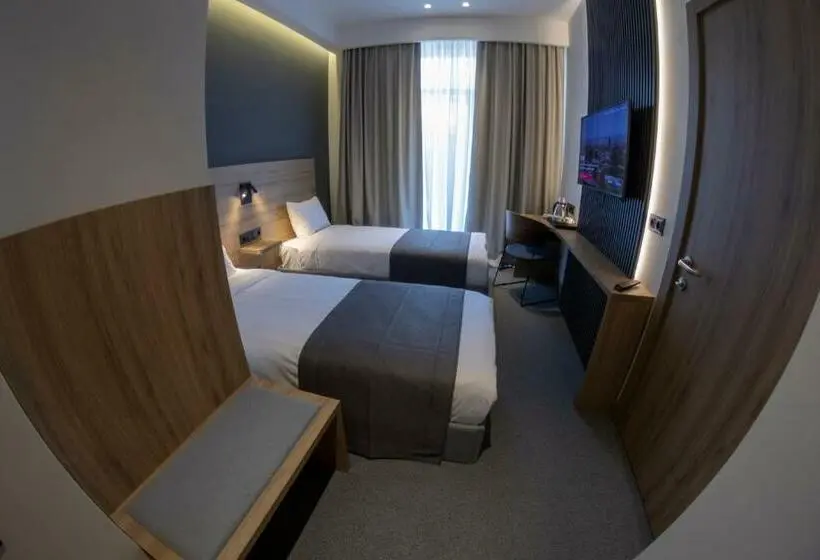 اتاق استاندارد با بالکن, Radisson Hotel & Spa Gyumri