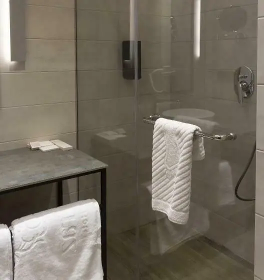 اتاق استاندارد با بالکن, Radisson Hotel & Spa Gyumri