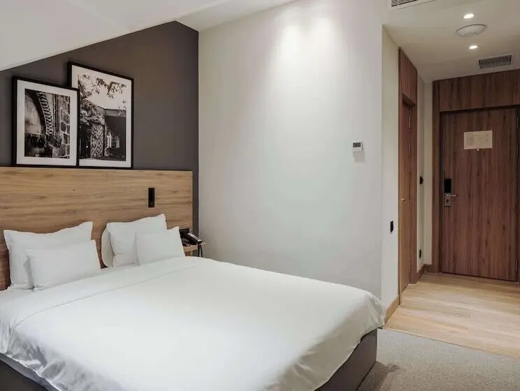 Habitaciï¿½n Estï¿½ndar Abuhardillada, Radisson Hotel & Spa Gyumri
