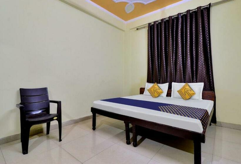 Трехместный Номер Классика, Spot On Atithi Guest House