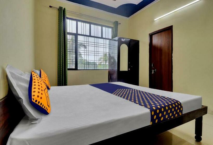 Трехместный Номер Классика, Spot On Atithi Guest House