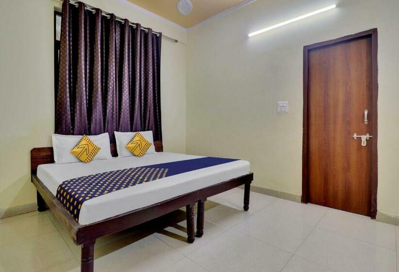 Трехместный Номер Классика, Spot On Atithi Guest House