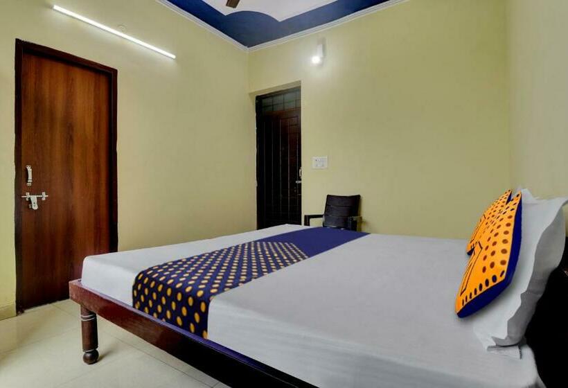 Трехместный Номер Классика, Spot On Atithi Guest House