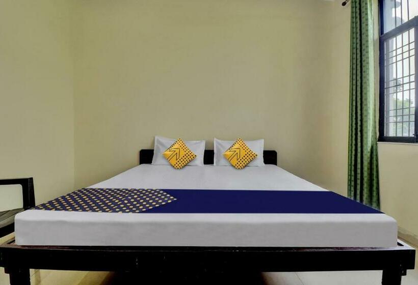 Трехместный Номер Классика, Spot On Atithi Guest House