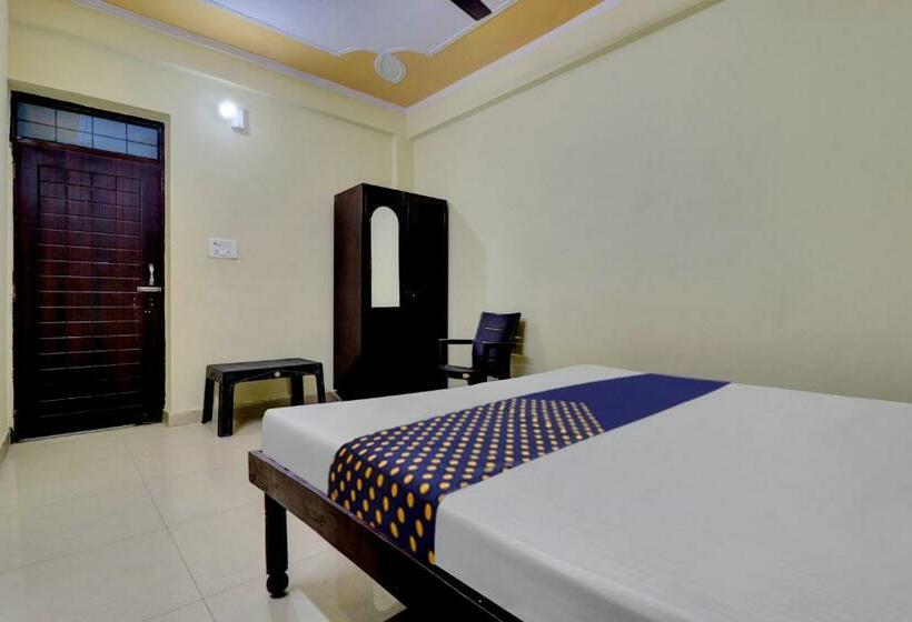 Трехместный Номер Классика, Spot On Atithi Guest House