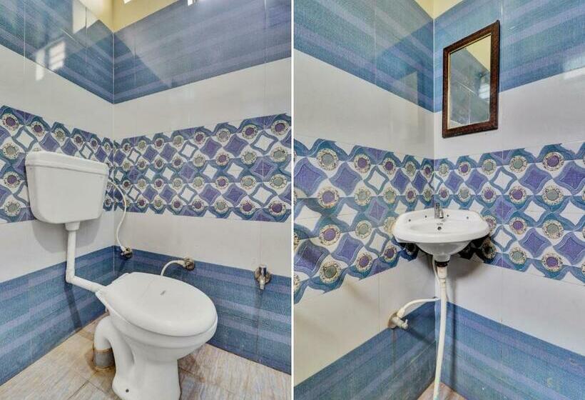 Трехместный Номер Классика, Spot On Atithi Guest House