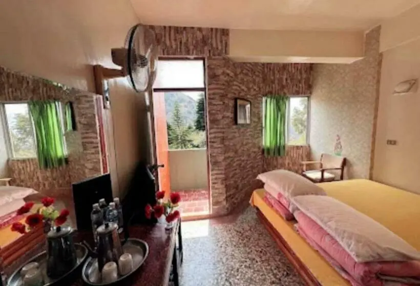 اتاق استاندارد با چشمانداز کوهستان, Shi Bi