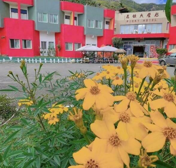 اتاق استاندارد با چشمانداز کوهستان, Shi Bi