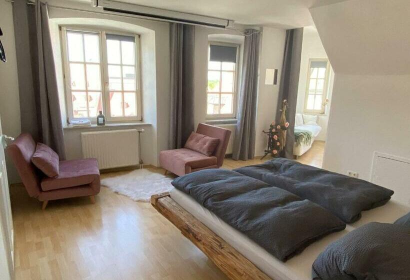 غرفة عائلية, Room In Apartment   Schlummern Wie Dornroschenrapunzel Im Schlosschen