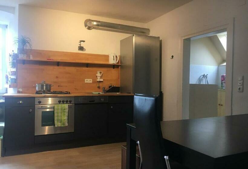 غرفة عائلية, Room In Apartment   Schlummern Wie Dornroschenrapunzel Im Schlosschen