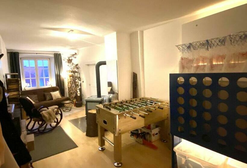 غرفة عائلية, Room In Apartment   Schlummern Wie Dornroschenrapunzel Im Schlosschen