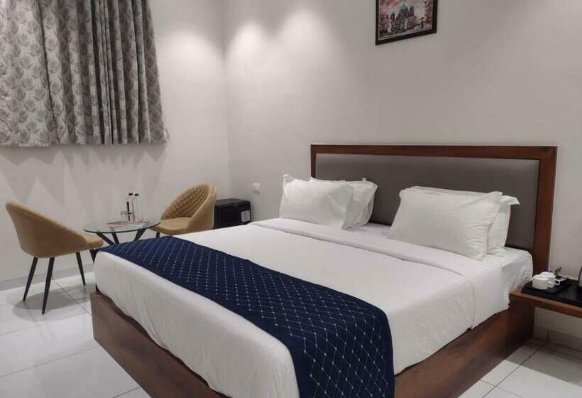 Номер Deluxe, The Sky Land Hotel & Restaurant