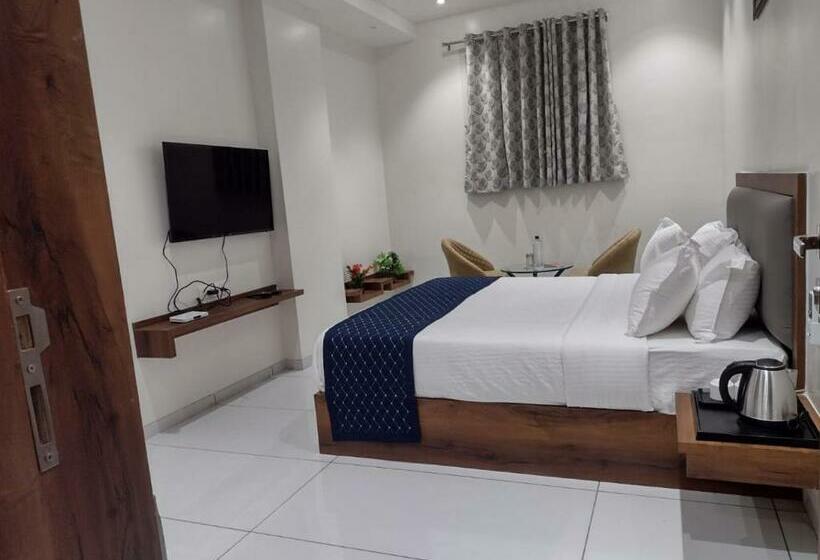 Номер Deluxe Кровать Кинг, The Sky Land Hotel & Restaurant