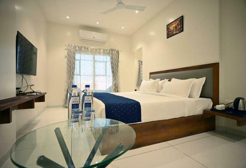 Номер Deluxe Кровать Кинг, The Sky Land Hotel & Restaurant