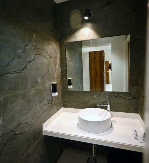 Номер Deluxe Кровать Кинг, The Sky Land Hotel & Restaurant