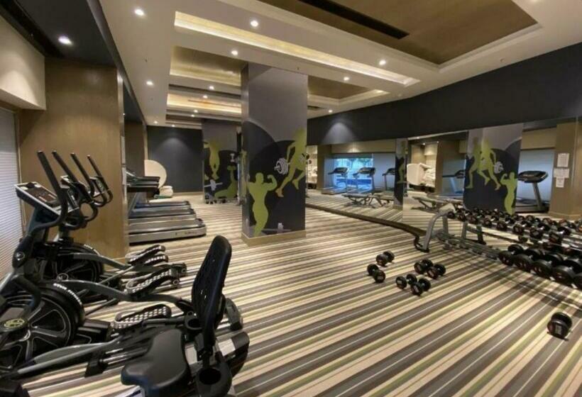 プールの見える1ベッドルームアパートメント, Caramel Dlf My Pad