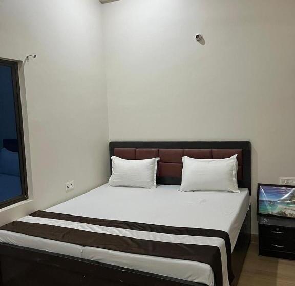 Номер Deluxe, Treebo Om Shree Banaras