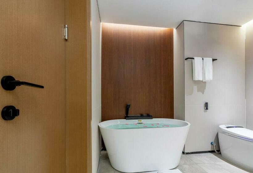 豪华套房, Huawen Four Season