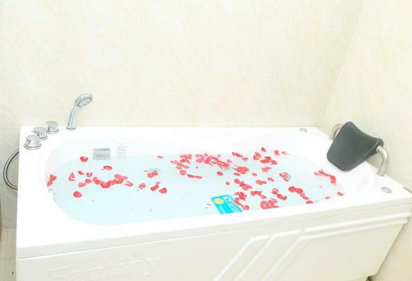 اتاق اجرایی, Noi Bai Ville Airport