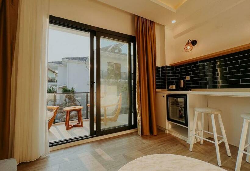 סוויטה עם מרפסת, Marla Suite Otel