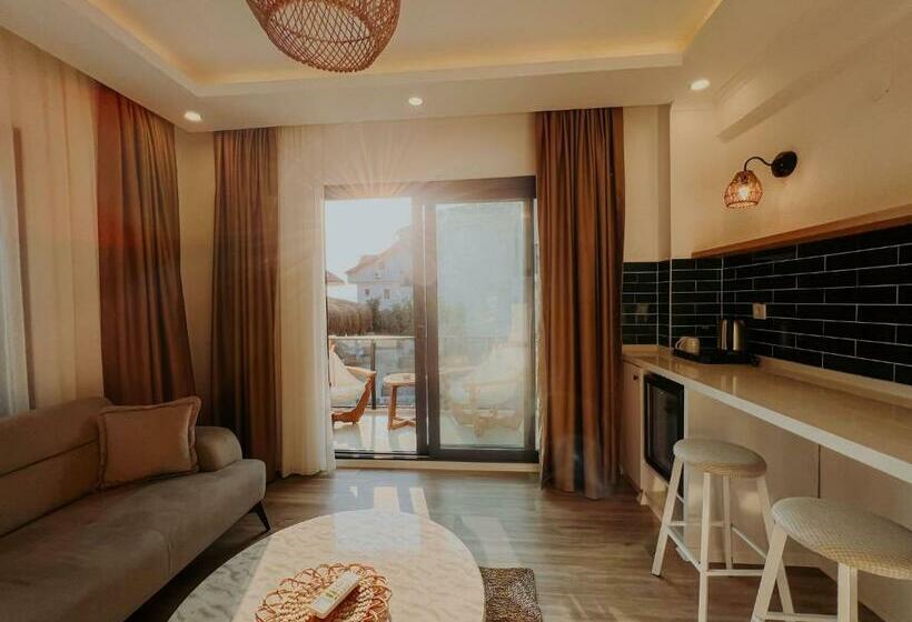 סוויטה עם מרפסת, Marla Suite Otel